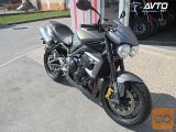 Triumph STREET TRIPLE 675