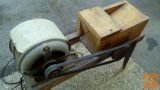 ELEKTRIČNI MLINCEK ZA JABOLKA 70 X 50 X 30