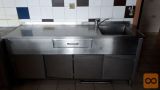 DELOVNI PULT INOX Z POMIVALNIM KORITOM ....