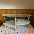 Ovalno stekleno klubsko mizico d 90cm X š 55cm X v 40cm
